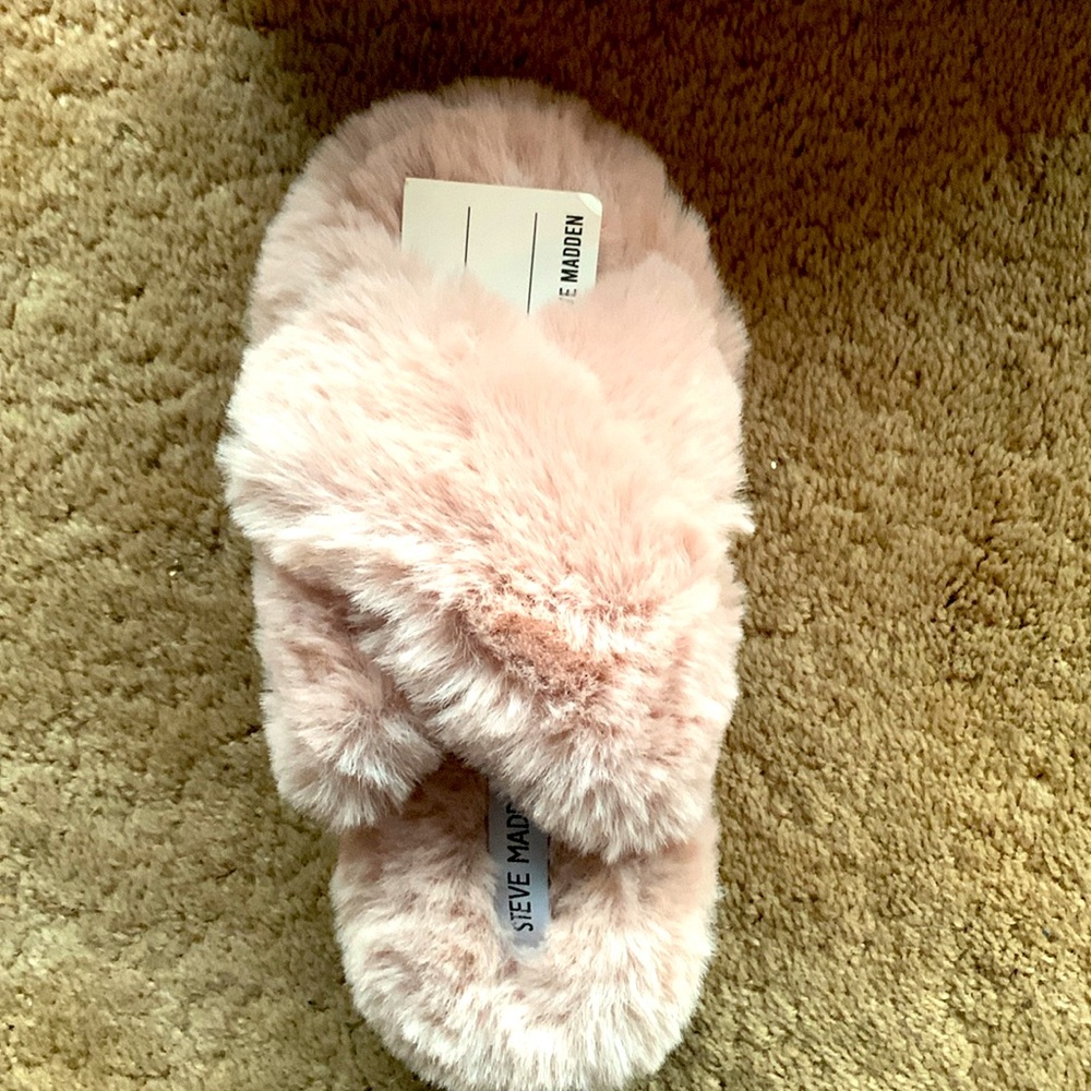 📌New Steve Madden Womens slippers size 5/6